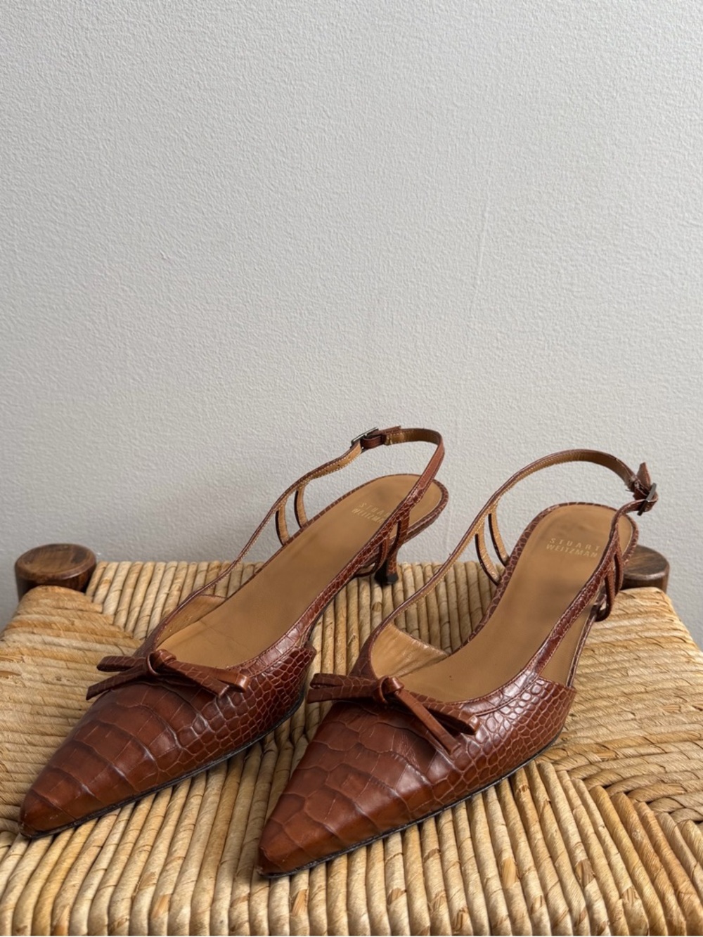 Stuart Weitzman Croc Embossed Slingback Kitten Heels Brown Leather Pointed Toe
